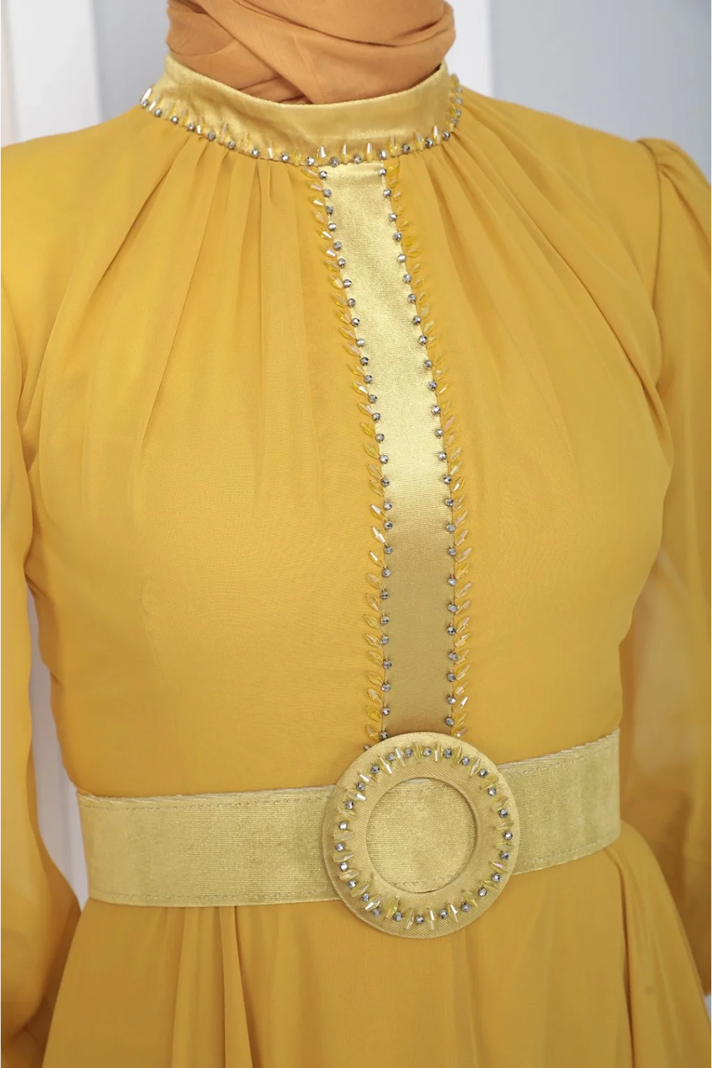 Kemer Detaylı Boncuk İşlemeli Tesettür Abiye Elbise 844-Yağ Yeşili