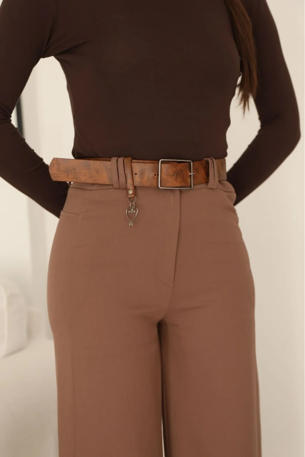 Kemeri Aksesuarlı ve Cep Detaylı Palazzo Pantolon 6115-Kahverengi