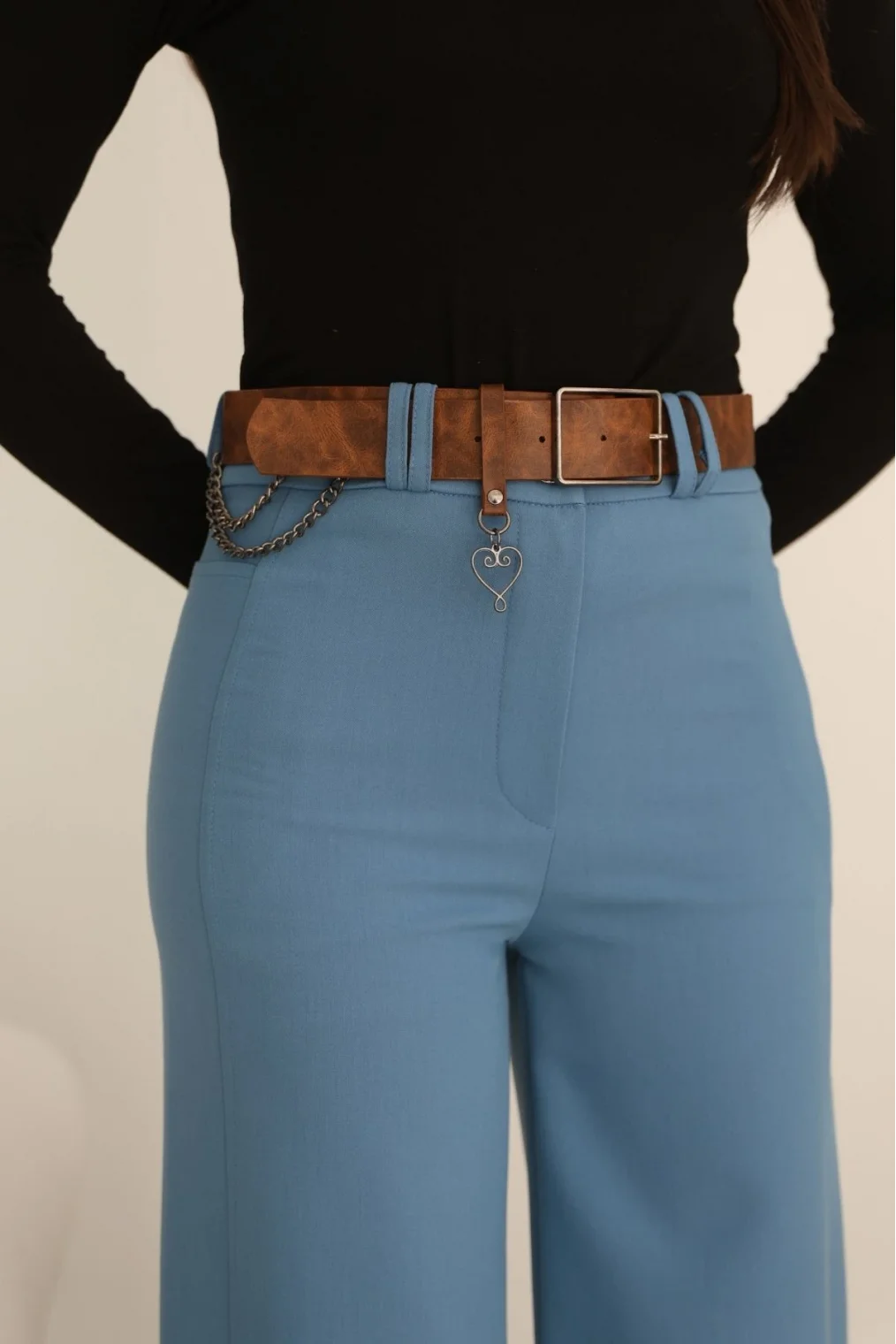 Kemeri Aksesuarlı ve Cep Detaylı Palazzo Pantolon 6115-Mavi