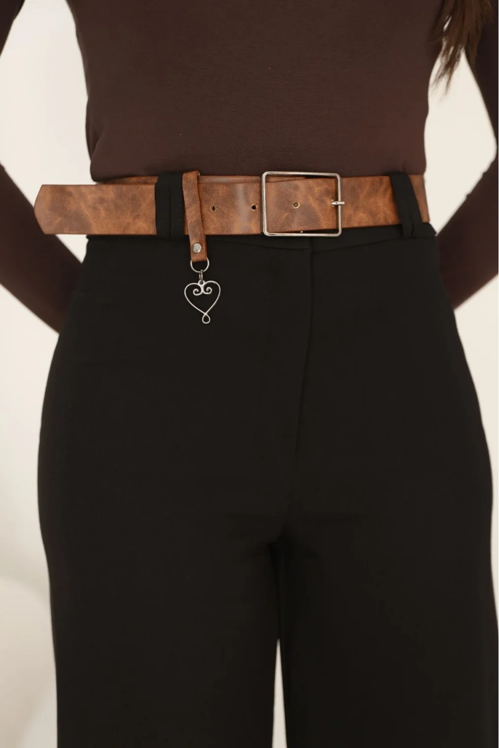 Kemeri Aksesuarlı ve Cep Detaylı Palazzo Pantolon 6115-Siyah