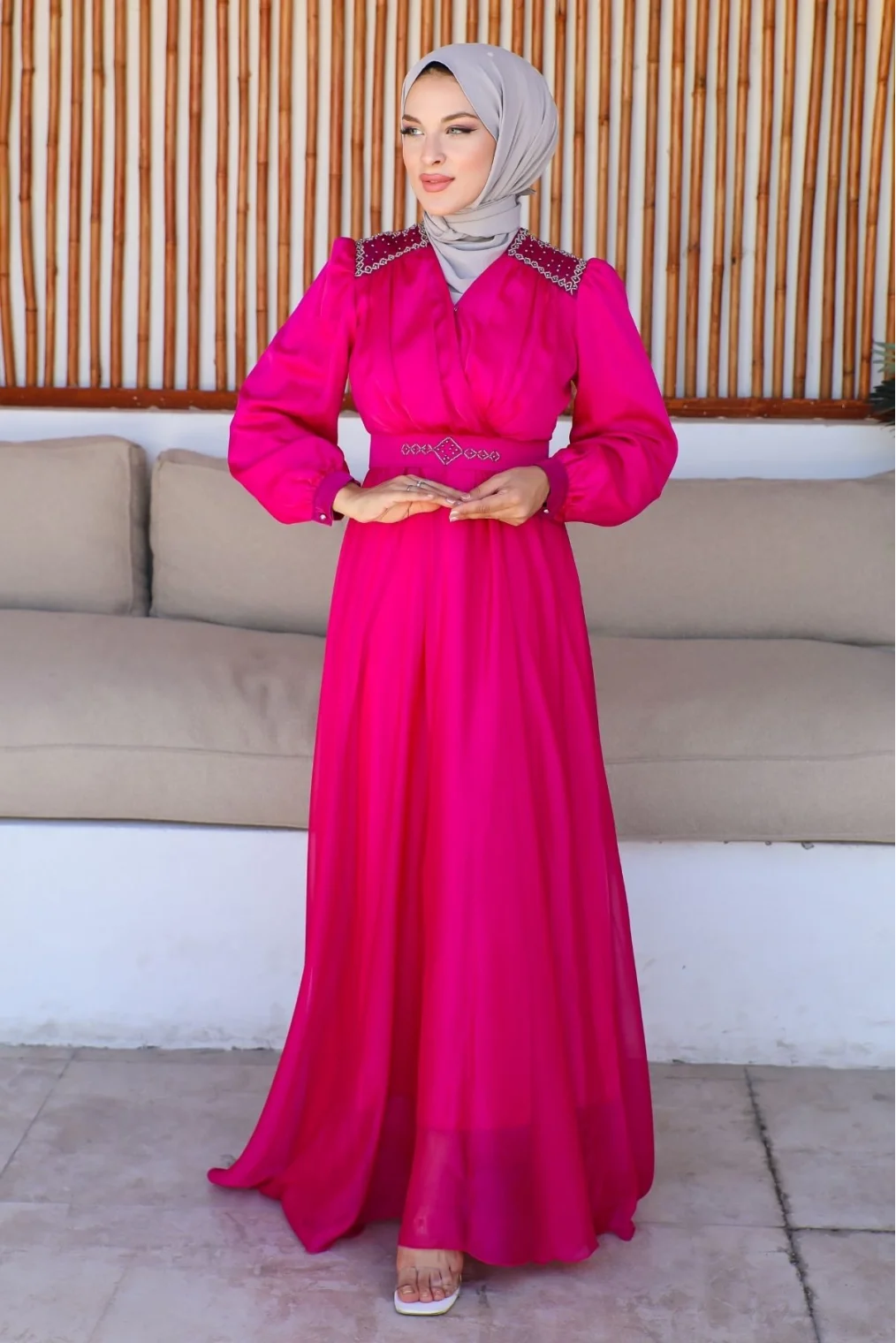 Kruvaze Yaka Bocuk İşlemeli Tesettür Elbise 745-Fuşya