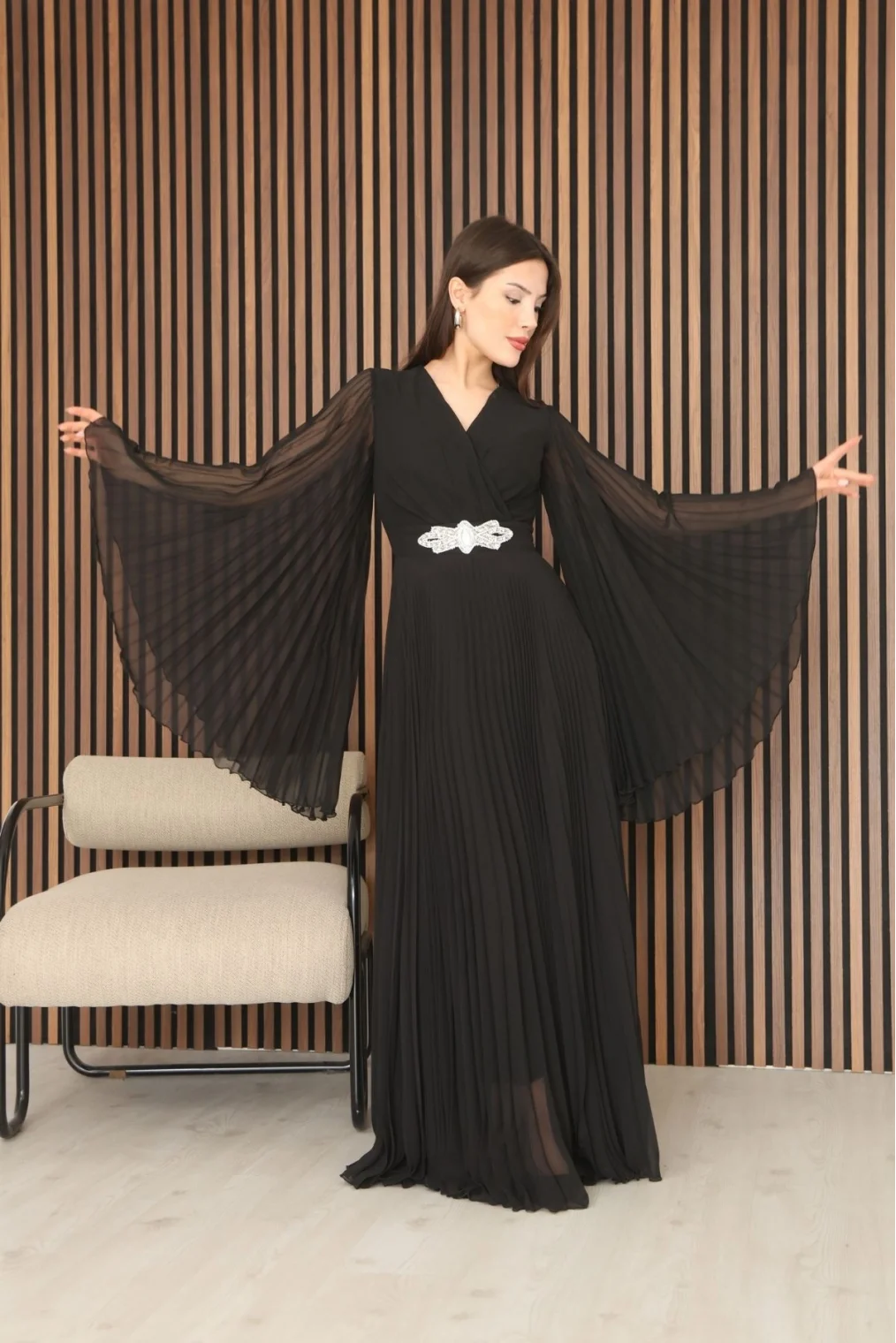 Kruvaze Yaka Yarasa Kol Pliseli Abiye Elbise 2235-Siyah