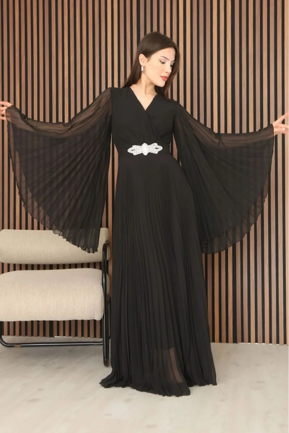 Kruvaze Yaka Yarasa Kol Pliseli Abiye Elbise 2235-Siyah