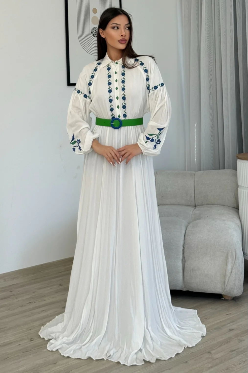 Nakış Ve Kemer Detaylı Pamuk Tesettür Elbise 747-Beyaz/Yeşil