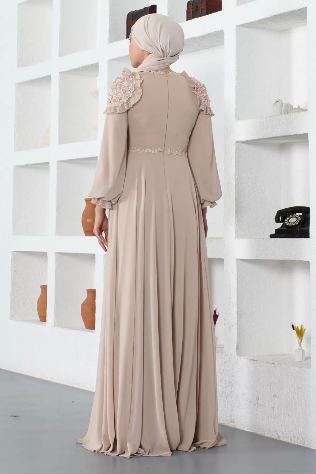 Omuz Detaylı Tesettür Abiye Elbise 727-Bej