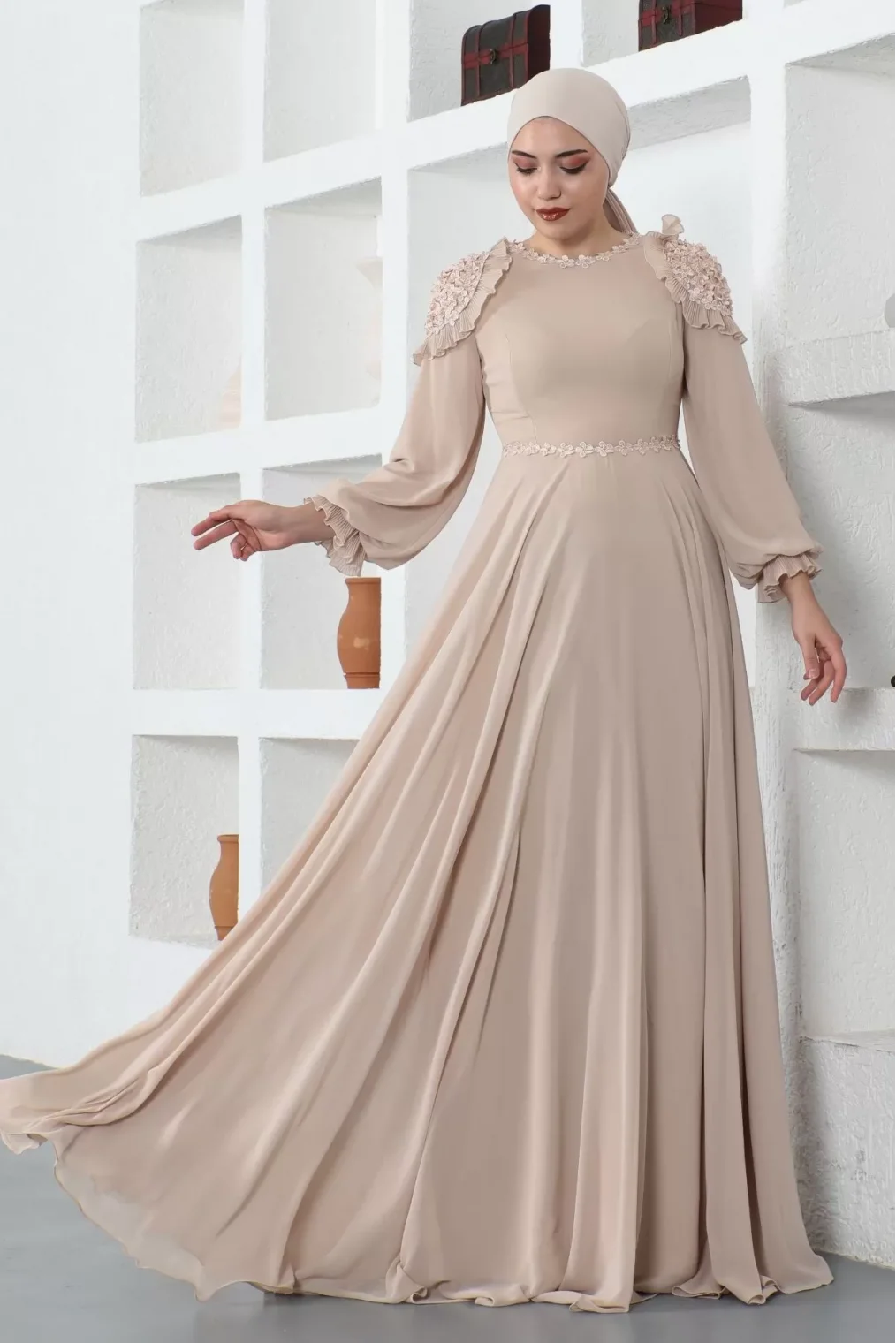 Omuz Detaylı Tesettür Abiye Elbise 727-Bej