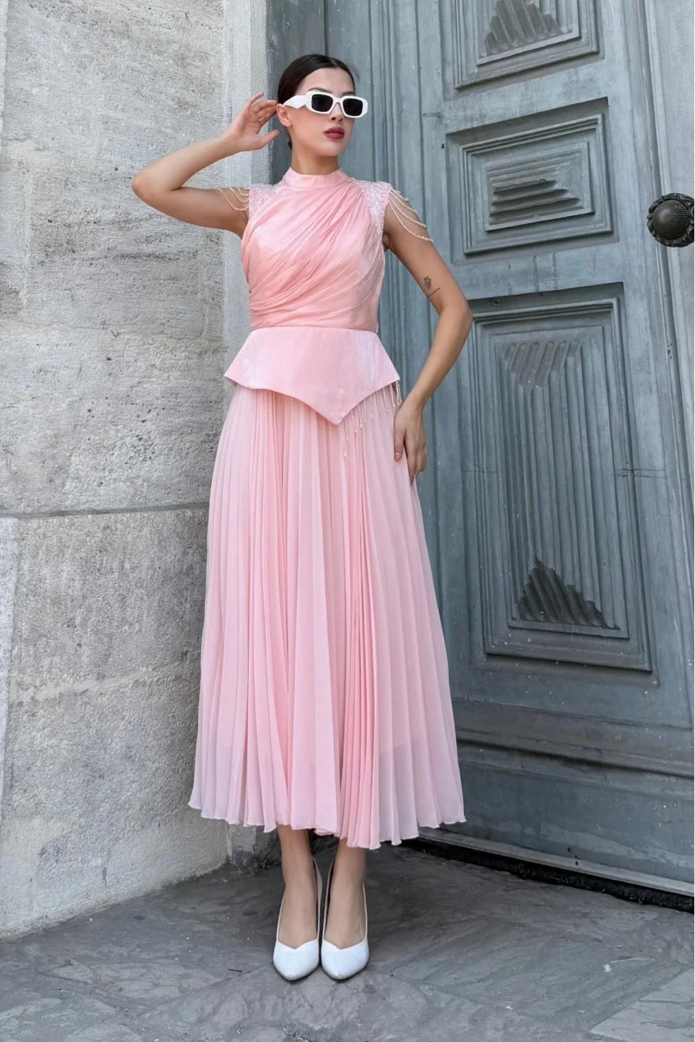 Omuz İşlemeli Pliseli Abiye Elbise 2385-Pudra