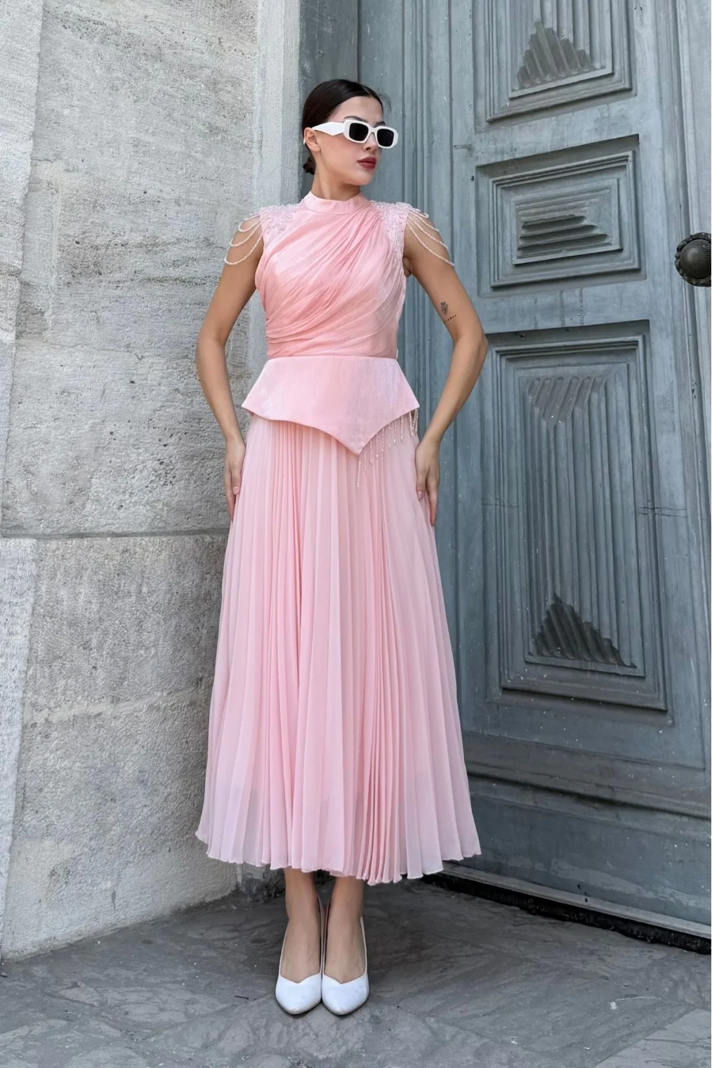 Omuz İşlemeli Pliseli Abiye Elbise 2385-Pudra