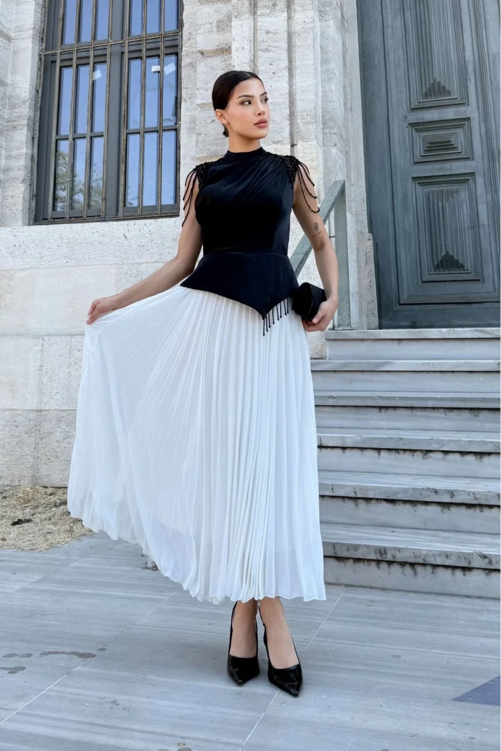 Omuz İşlemeli Pliseli Abiye Elbise 2385-Siyah/Beyaz