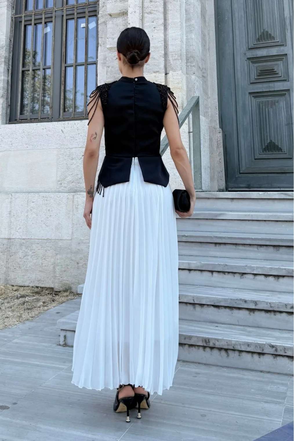 Omuz İşlemeli Pliseli Abiye Elbise 2385-Siyah/Beyaz