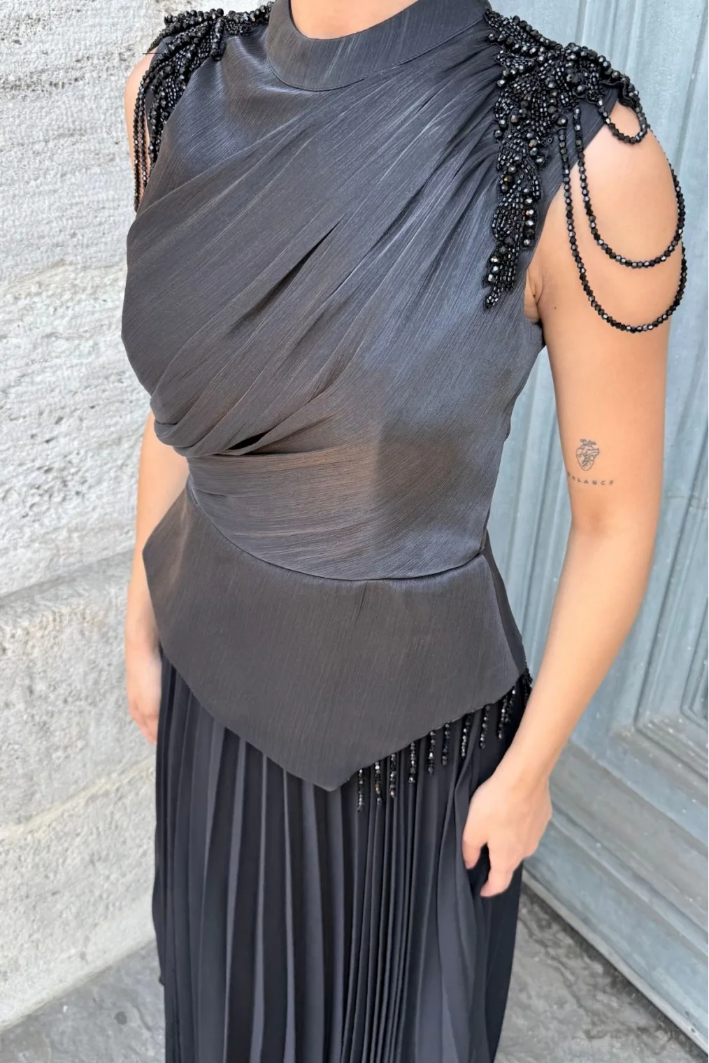 Omuz İşlemeli Pliseli Abiye Elbise 2385-Siyah