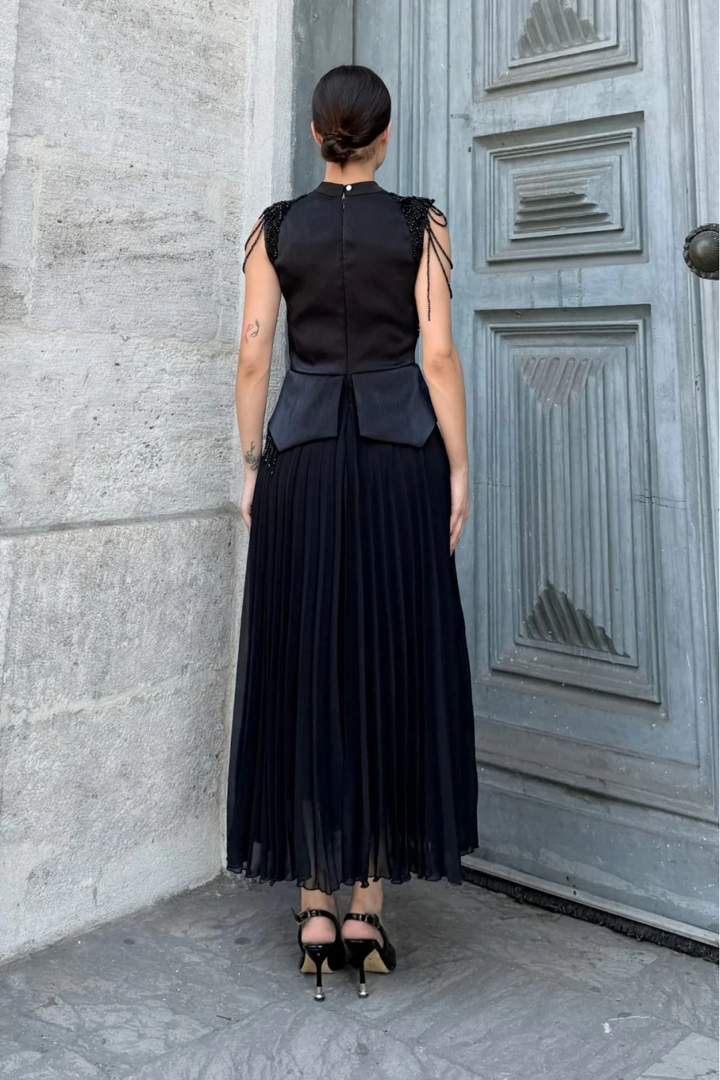 Omuz İşlemeli Pliseli Abiye Elbise 2385-Siyah