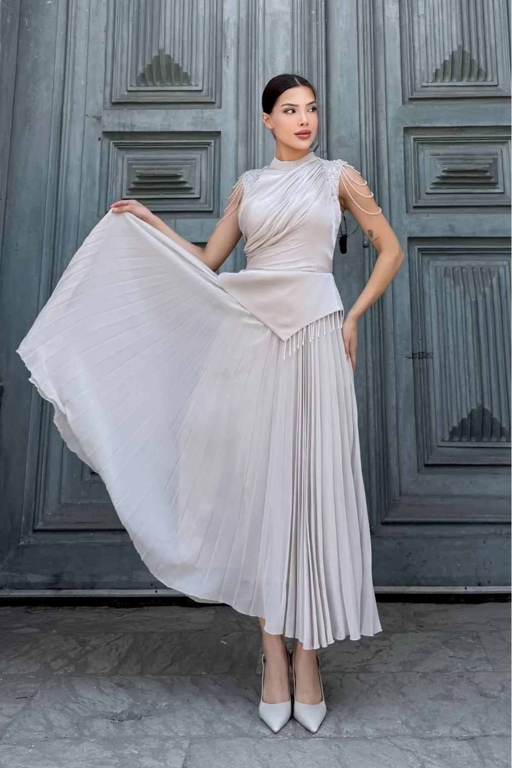 Omuz İşlemeli Pliseli Abiye Elbise 2385-Bej