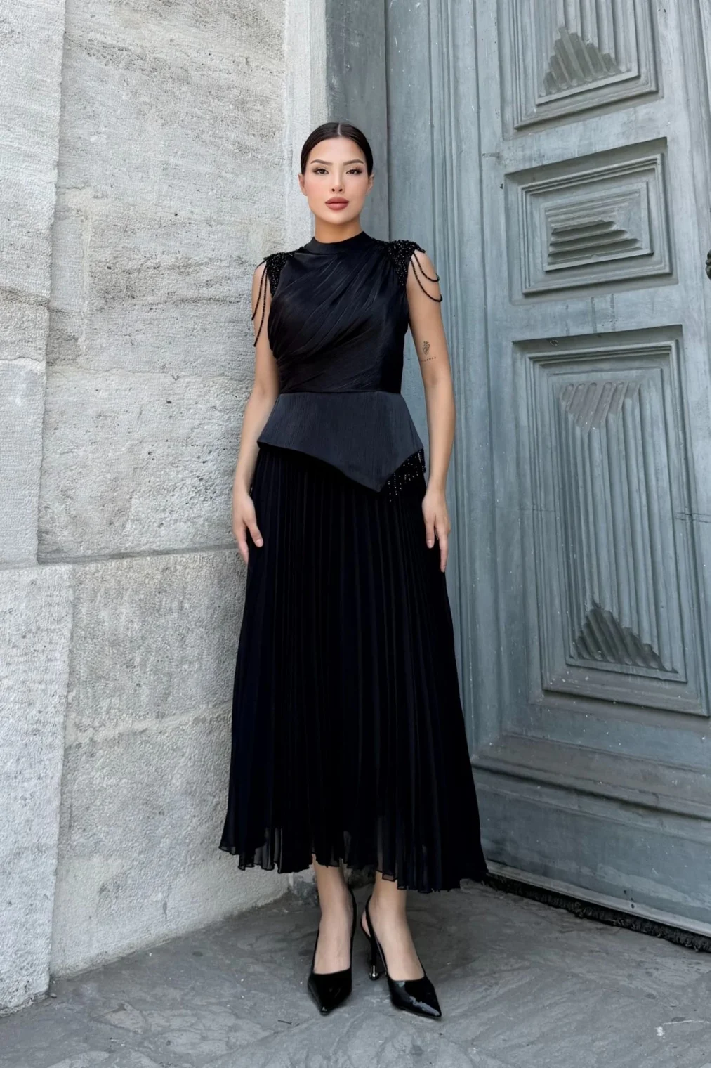 Omuz İşlemeli Pliseli Abiye Elbise 2385-Siyah