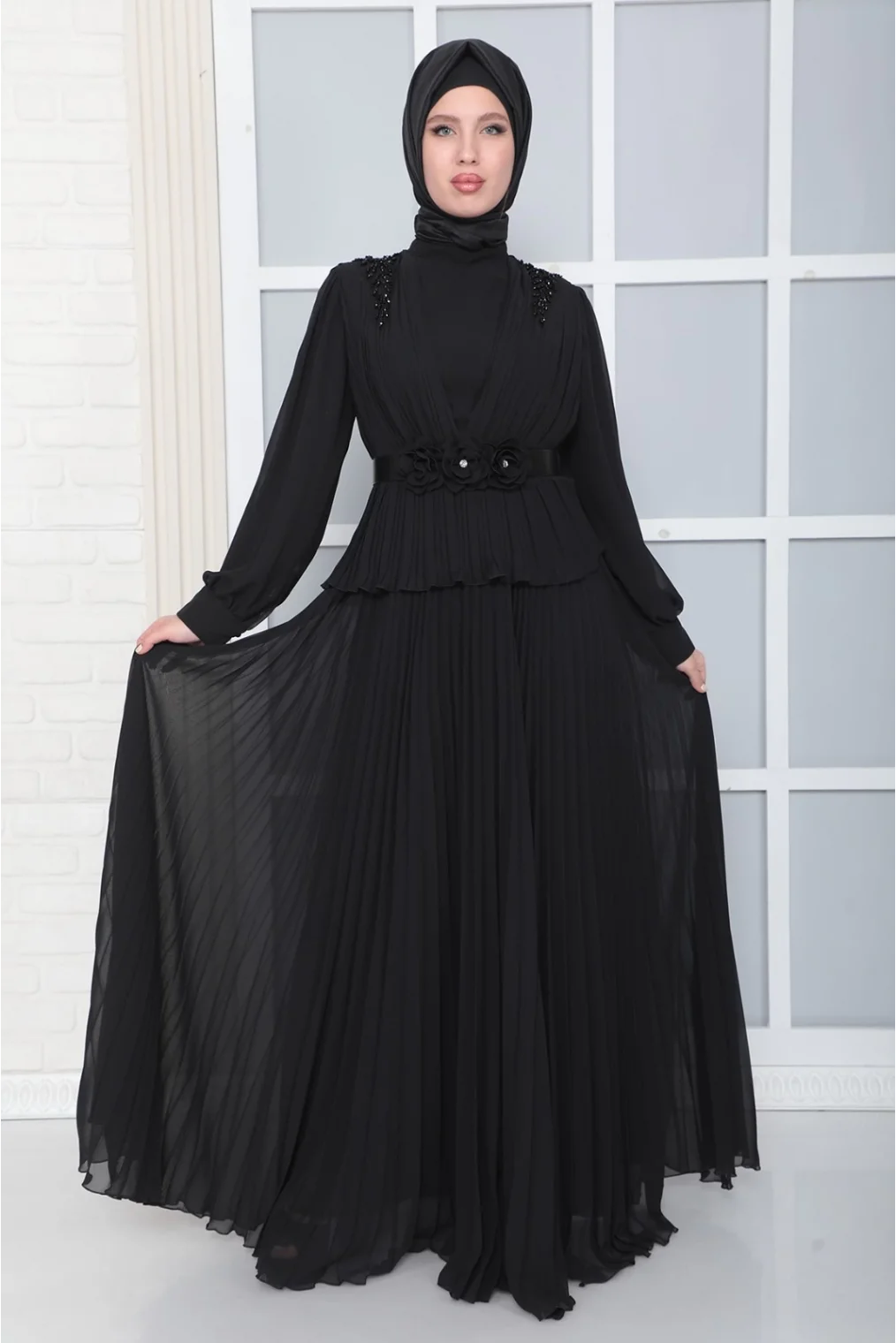 Omuz Ve Kemer Detaylı Pliseli Tesettür Abiye Elbise 816-Siyah