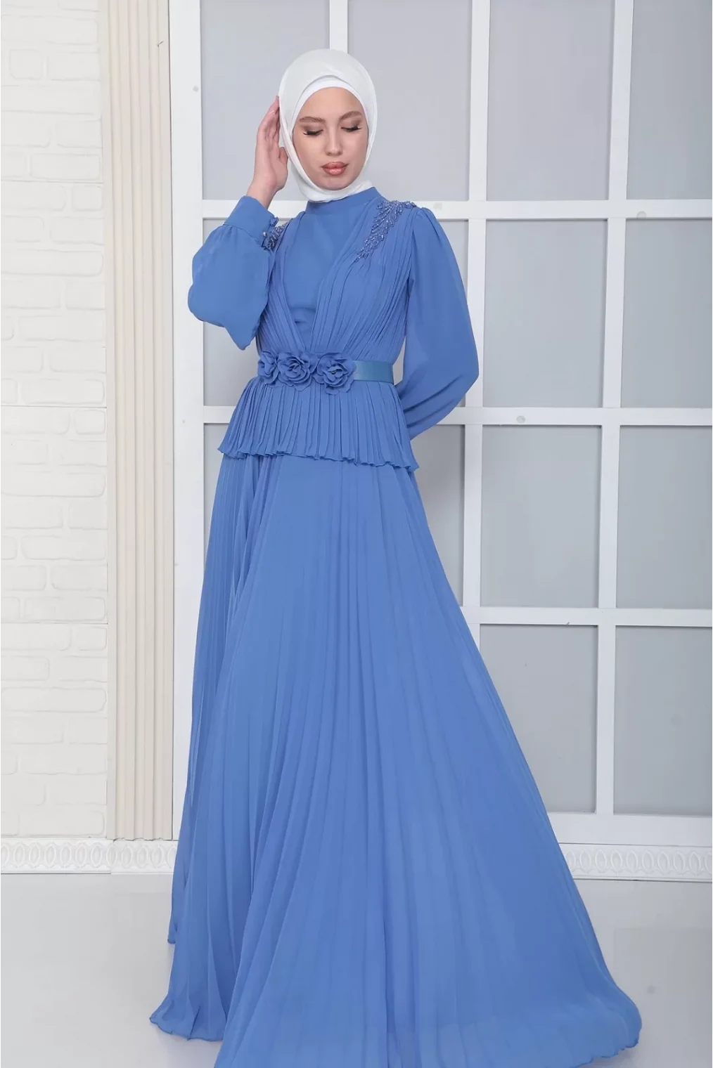 Omuz Ve Kemer Detaylı Pliseli Tesettür Abiye Elbise 816-İndigo