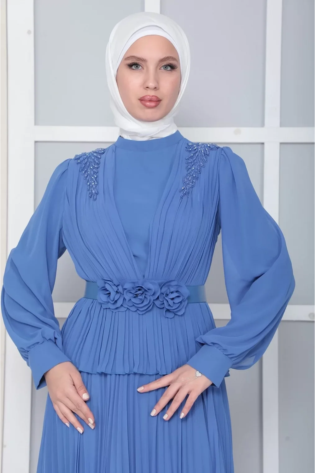 Omuz Ve Kemer Detaylı Pliseli Tesettür Abiye Elbise 816-İndigo