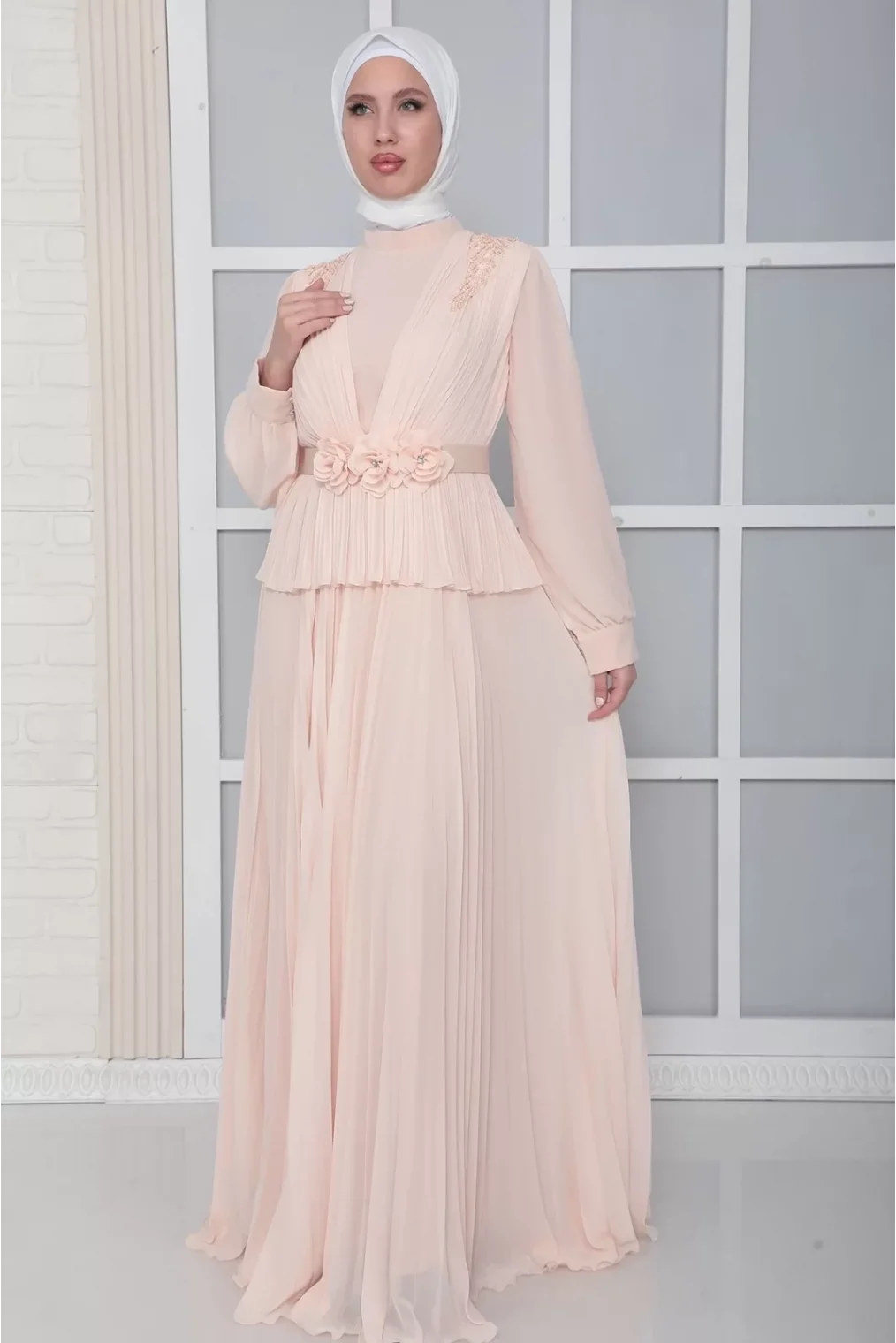 Omuz Ve Kemer Detaylı Pliseli Tesettür Abiye Elbise 816-Pudra