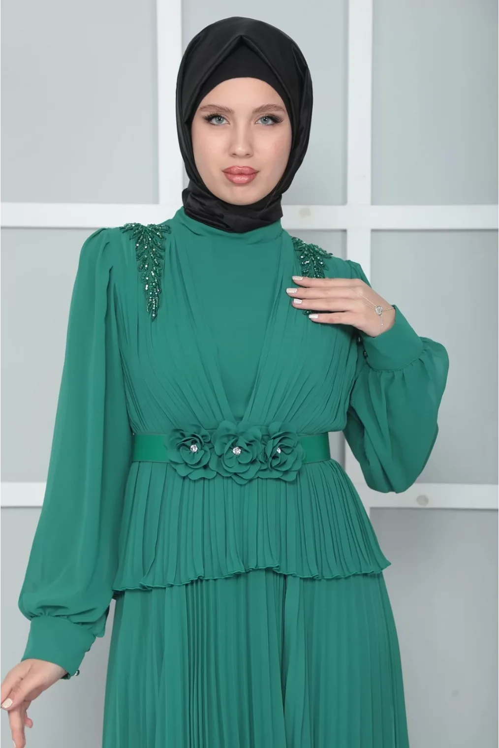 Omuz Ve Kemer Detaylı Pliseli Tesettür Abiye Elbise 816-Yeşil