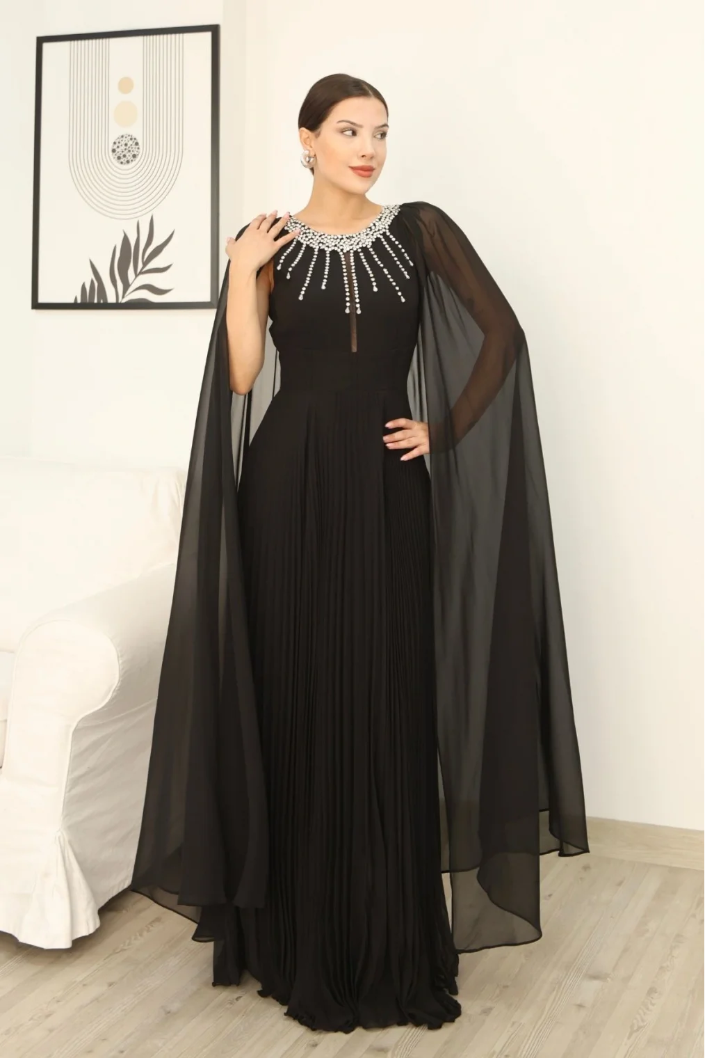 Pelerin Kollu Taş İşlemeli ve Bel Detaylı Abiye Elbise 2256-Siyah