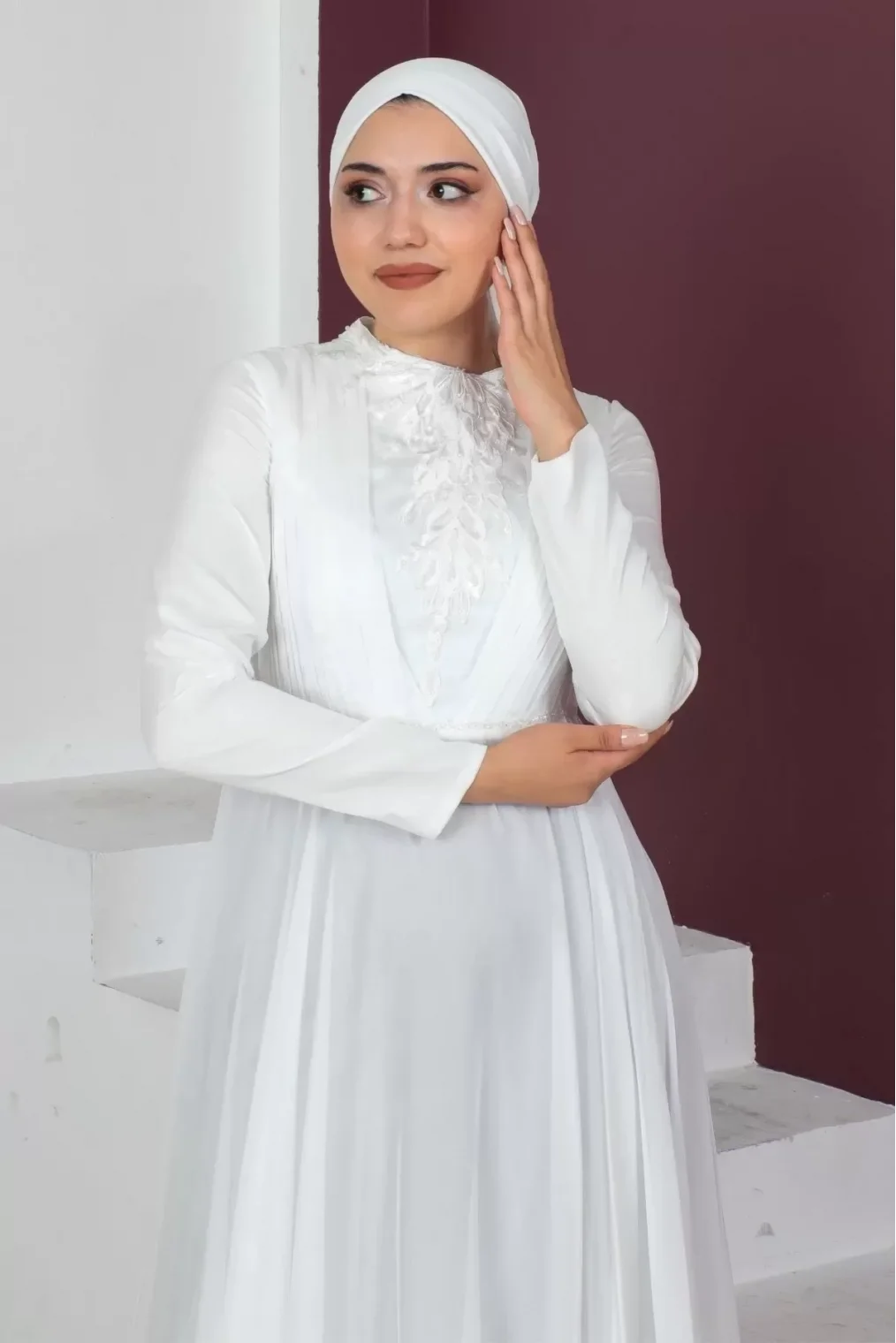 Plise Detaylı Boncuklu Tesettür Abiye Elbise 761-Beyaz