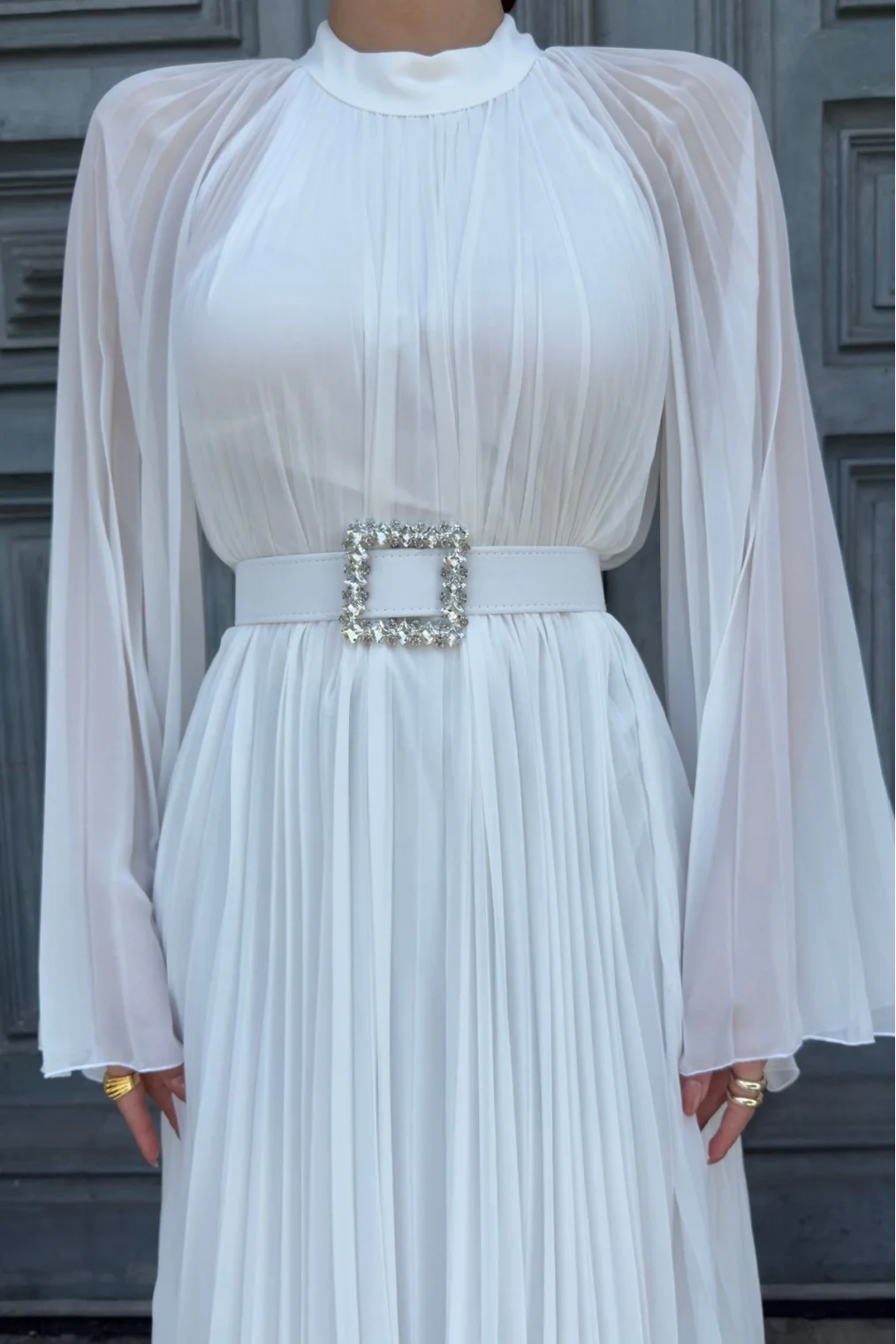 Plise Detaylı Kemerli Rahat Form Abiye Elbise 2183-Beyaz