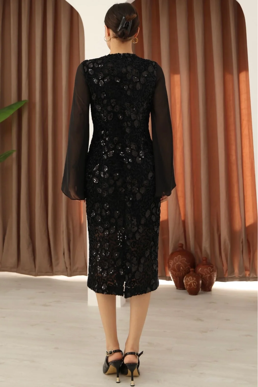 Pulpayet ve Şifon Kollu Kadife Midi Elbise 6045-Siyah