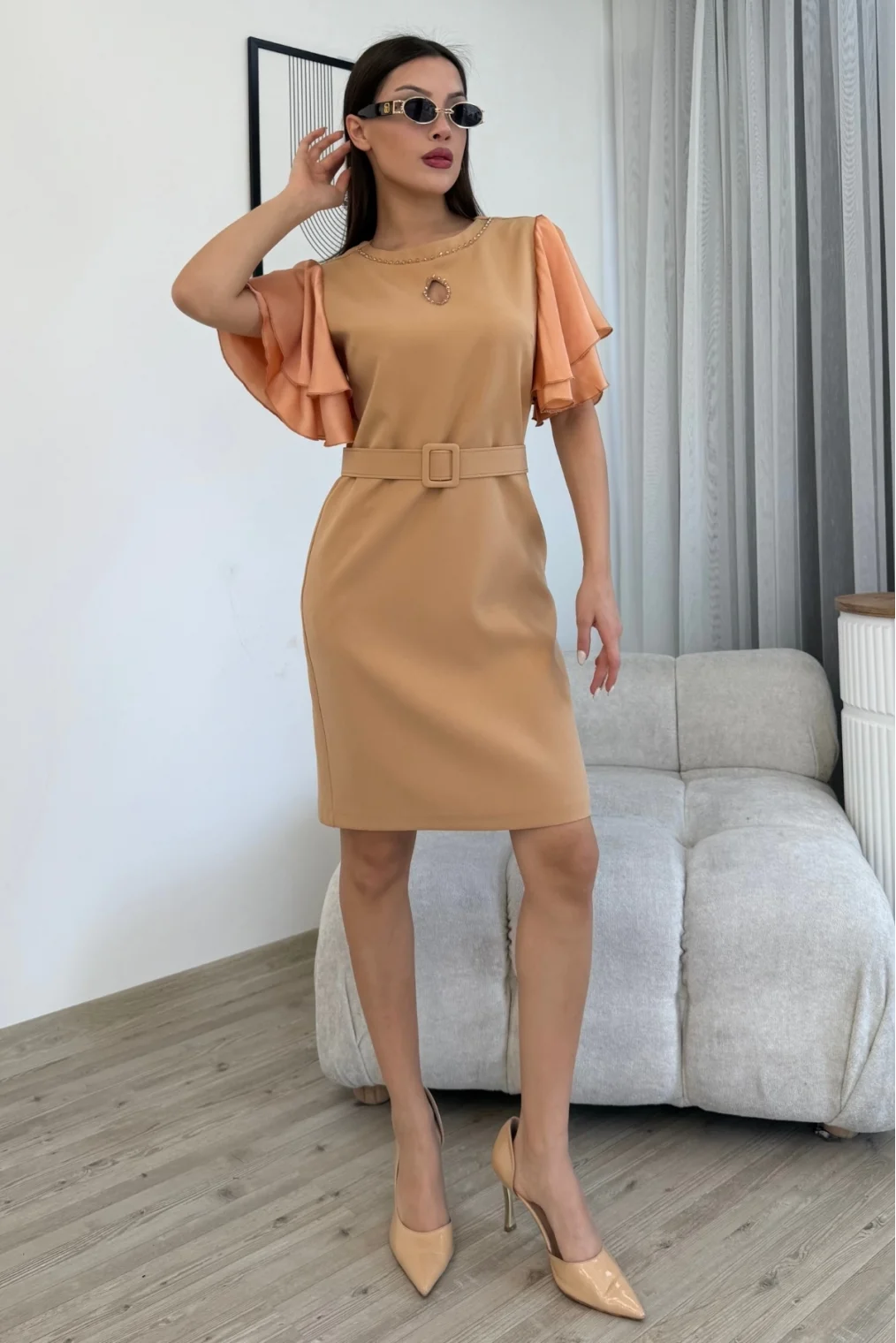 Saten Kol Volanlı Boncuk İşlemeli Kemerli Abiye Elbise 6012-Camel