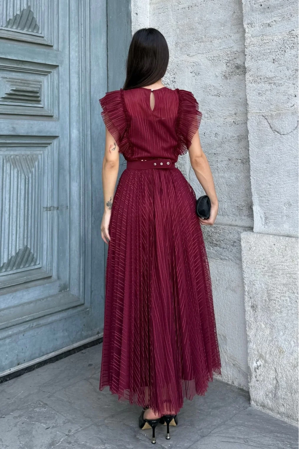 Straplez Yaka Omuz Fırfır Detaylı Kemerli Abiye Elbise 2282-Bordo