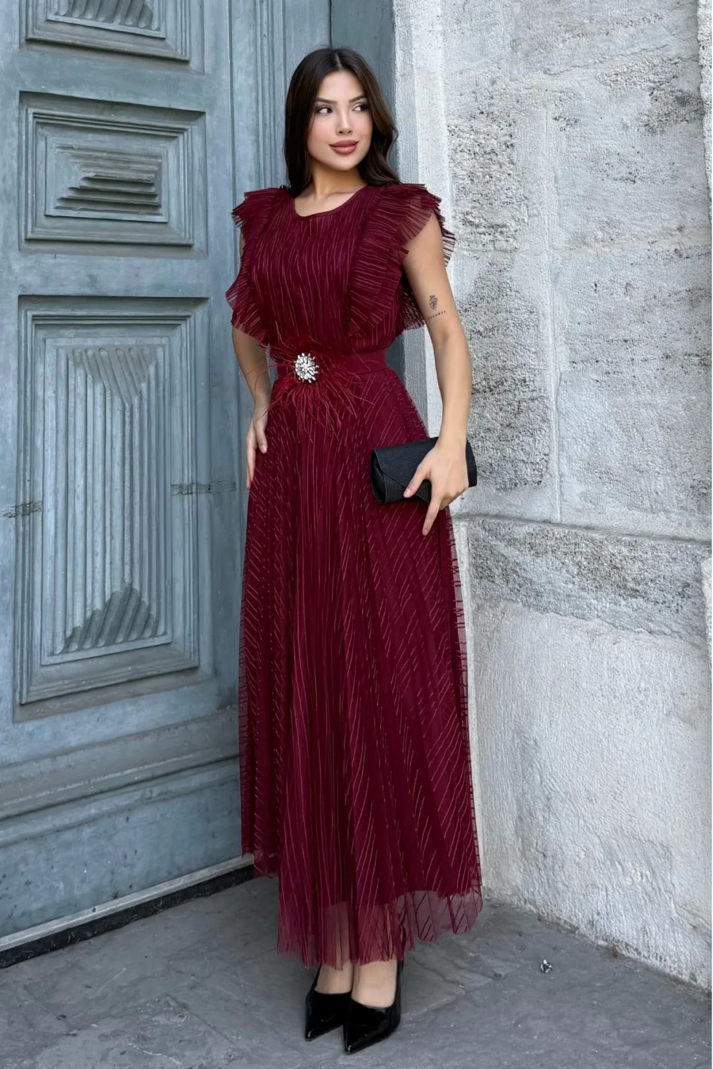 Straplez Yaka Omuz Fırfır Detaylı Kemerli Abiye Elbise 2282-Bordo