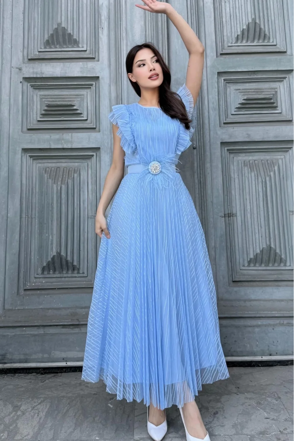 Straplez Yaka Omuz Fırfır Detaylı Kemerli Abiye Elbise 2282-Mavi