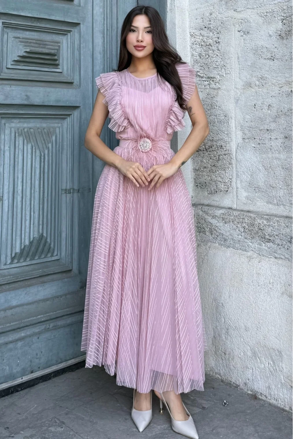 Straplez Yaka Omuz Fırfır Detaylı Kemerli Abiye Elbise 2282-Pudra