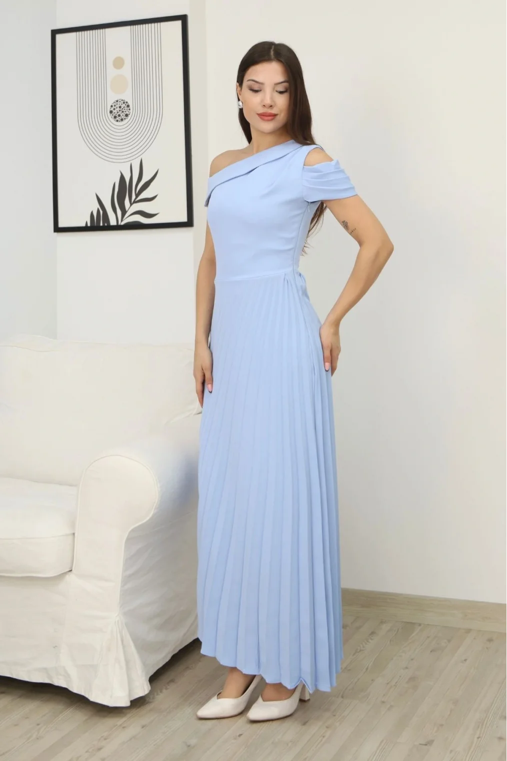Tek Omuzlu Pilise Detaylı Asimetrik Elbise 2381-Bebe Mavisi