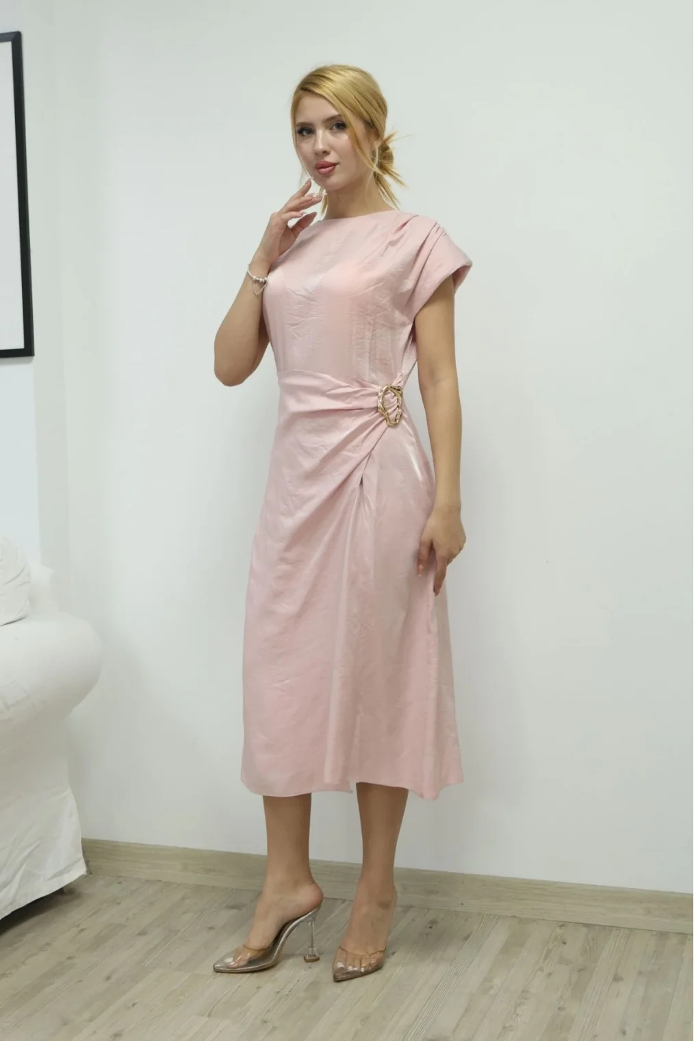 Toka ve Drape Detaylı Soft Saten Midi Elbise 6042-Pembe