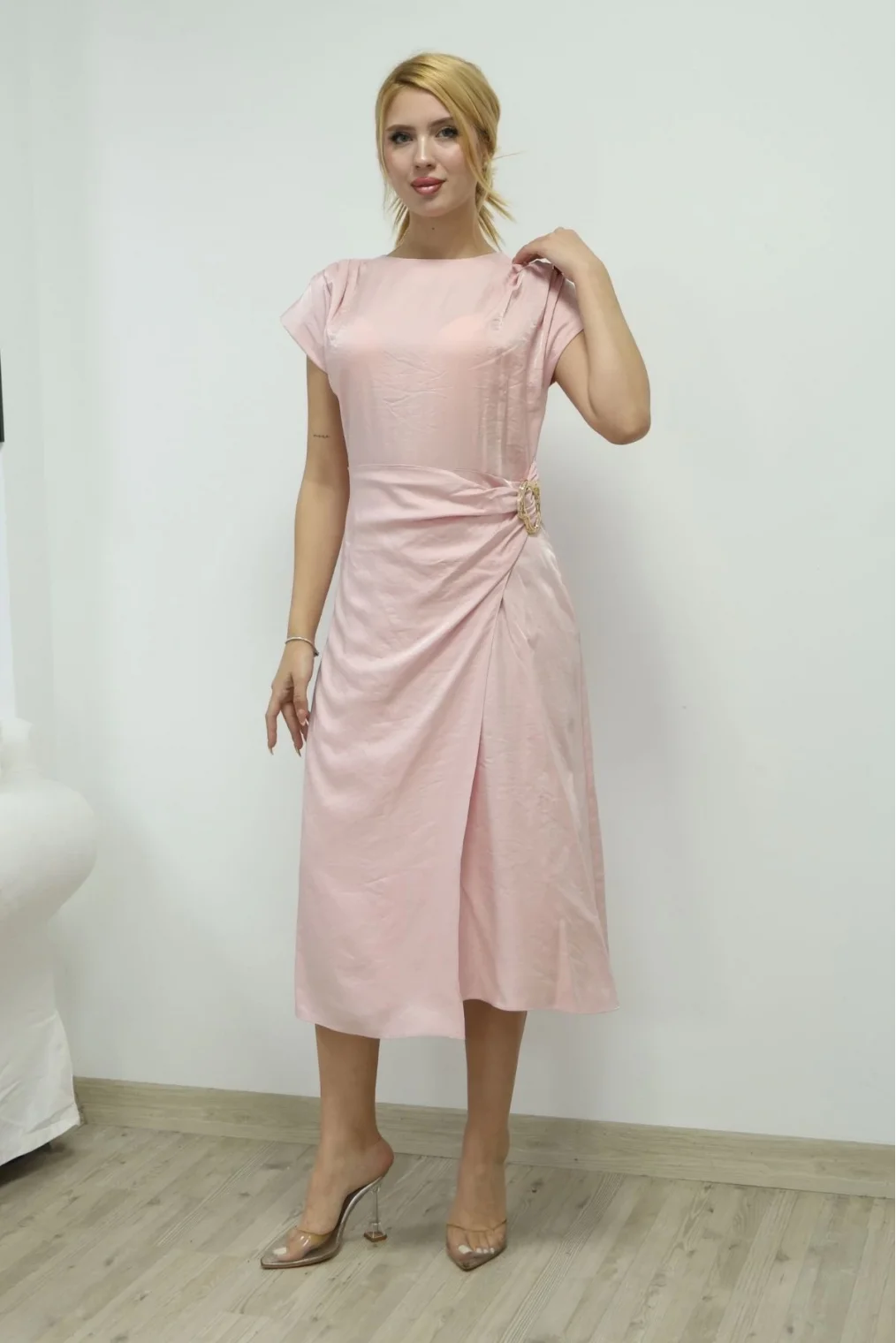 Toka ve Drape Detaylı Soft Saten Midi Elbise 6042-Pembe