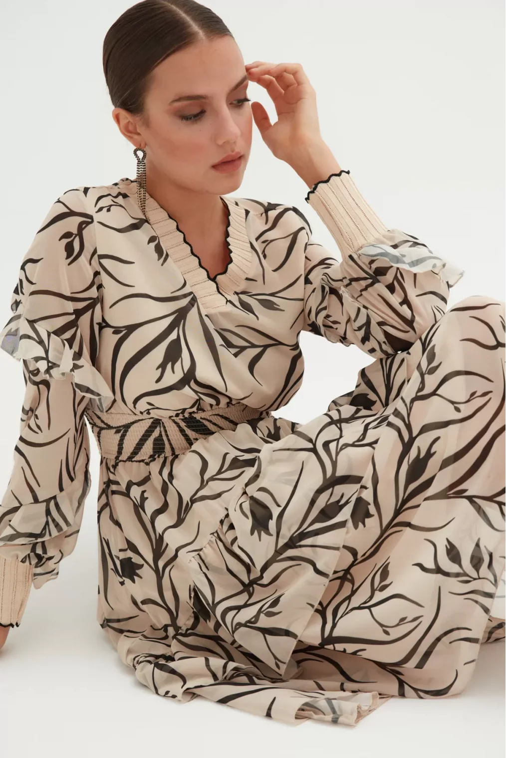 V Yaka Eteği Büzgülü Elbise 1779-Bej