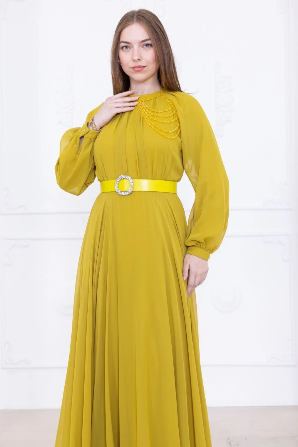 Yaka Boncuk İşlemeli Kemerli Şifon Abiye 2742-Yağ Yeşili