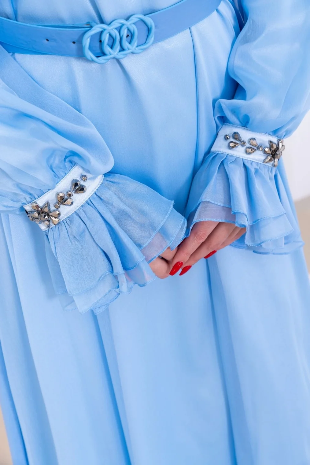 Yaka Fırfırlı Boncuk İşlemeli Şifon Abiye 2716-Bebe Mavisi