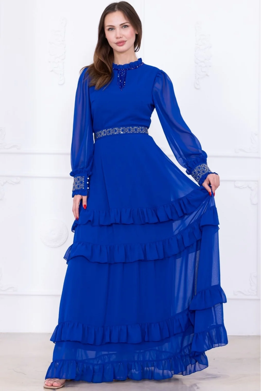 Yaka İşlemeli Taşlı Kol ve Kemer Detaylı Kat Kat Abiye Elbise 2756-Saks