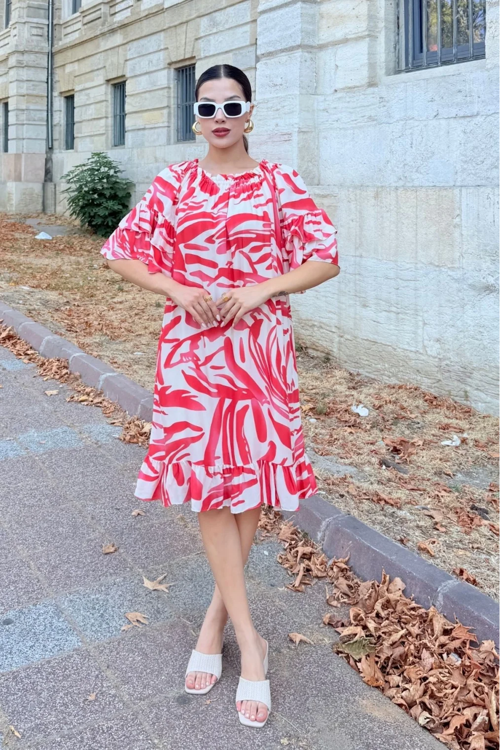 Yaka Lastikli Fırfır Detaylı Rahat Form Viskon Elbise 6024-Fuşya