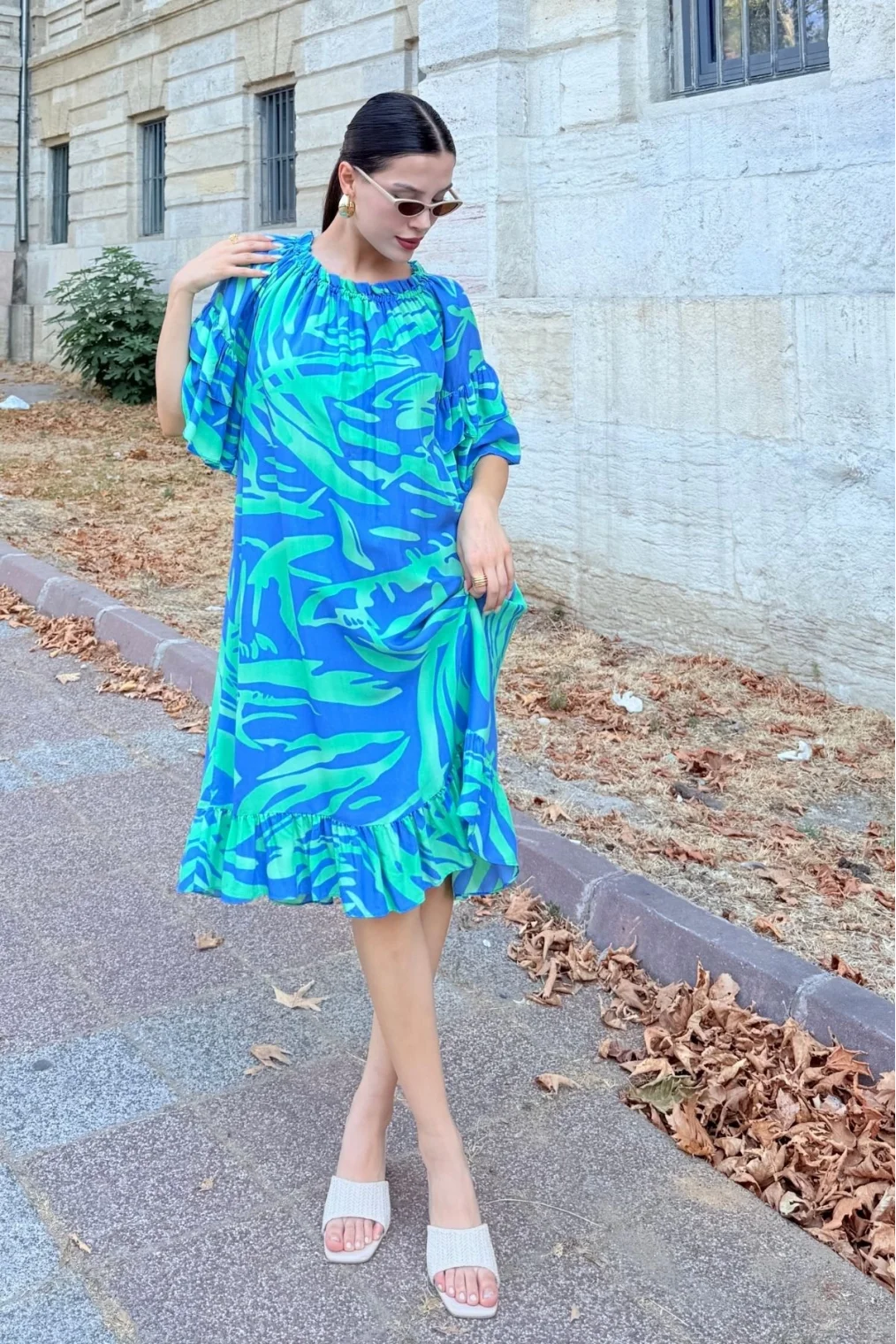 Yaka Lastikli Fırfır Detaylı Rahat Form Viskon Elbise 6024-İndigo