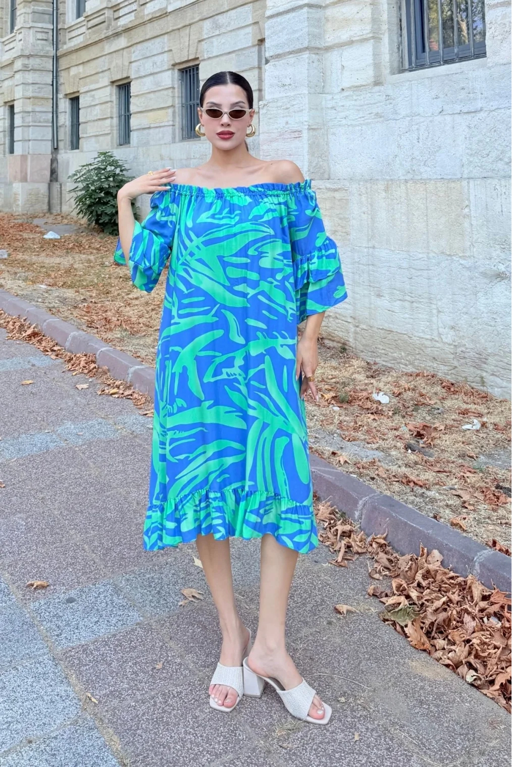 Yaka Lastikli Fırfır Detaylı Rahat Form Viskon Elbise 6024-İndigo