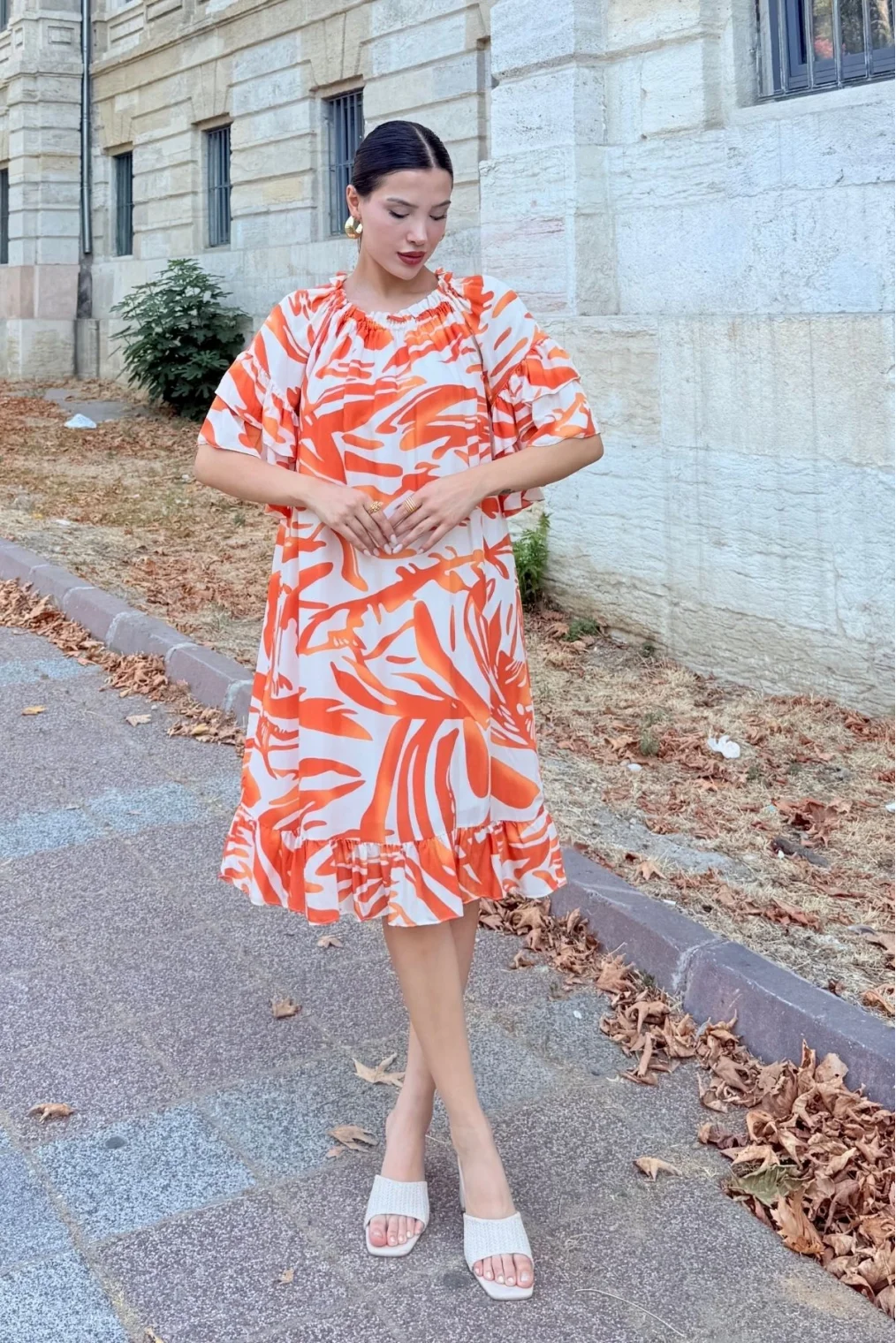 Yaka Lastikli Fırfır Detaylı Rahat Form Viskon Elbise 6024-Oranj