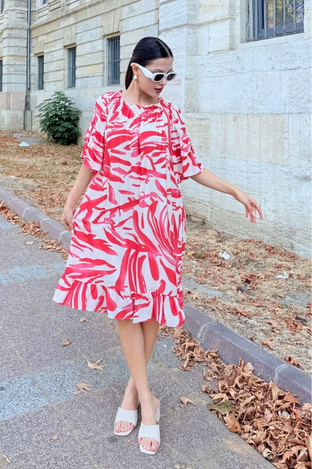 Yaka Lastikli Fırfır Detaylı Rahat Form Viskon Elbise 6024-Fuşya