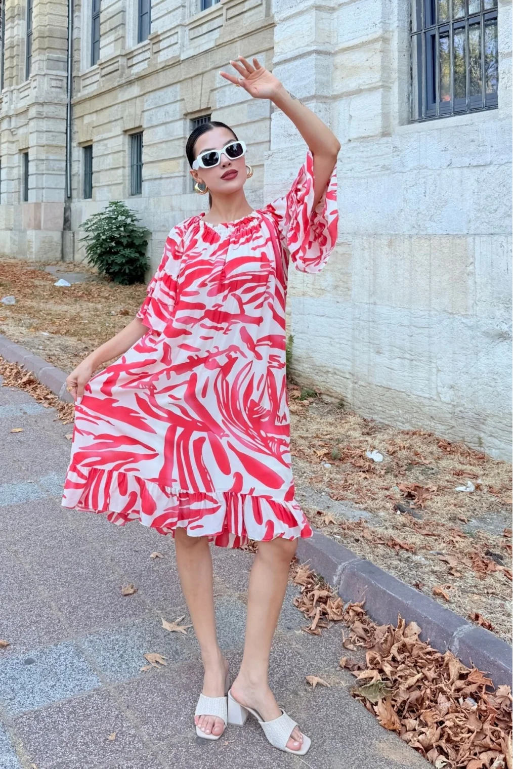 Yaka Lastikli Fırfır Detaylı Rahat Form Viskon Elbise 6024-Fuşya