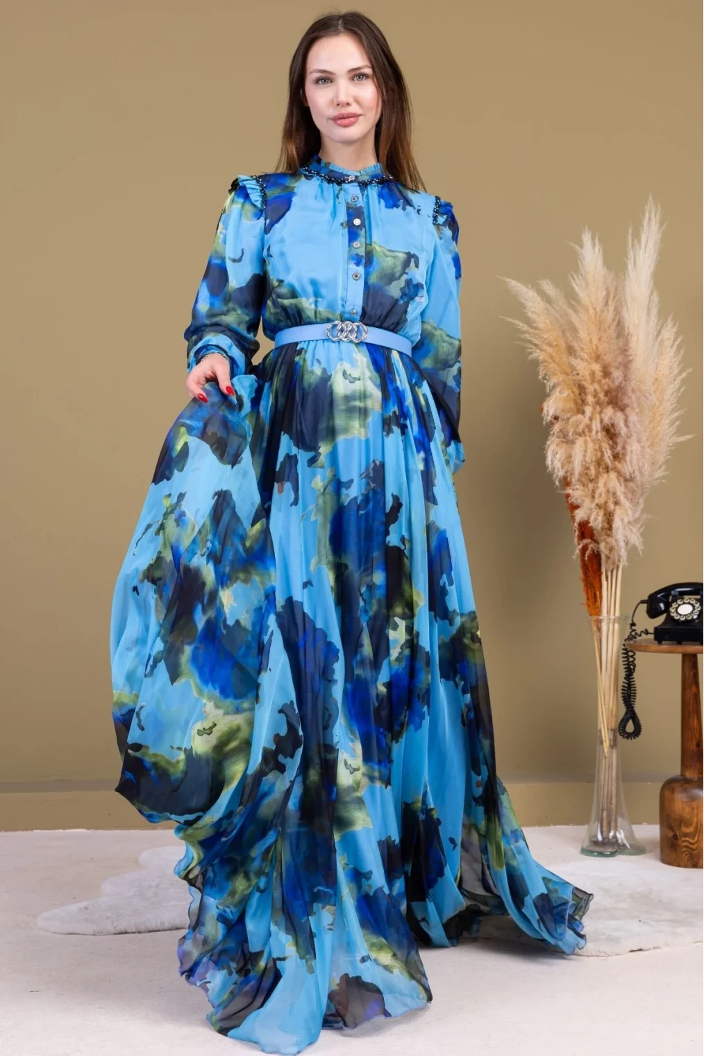 Yaka ve Omuz Boncuk İşlemeli Şifon Abiye 2704-Mavi