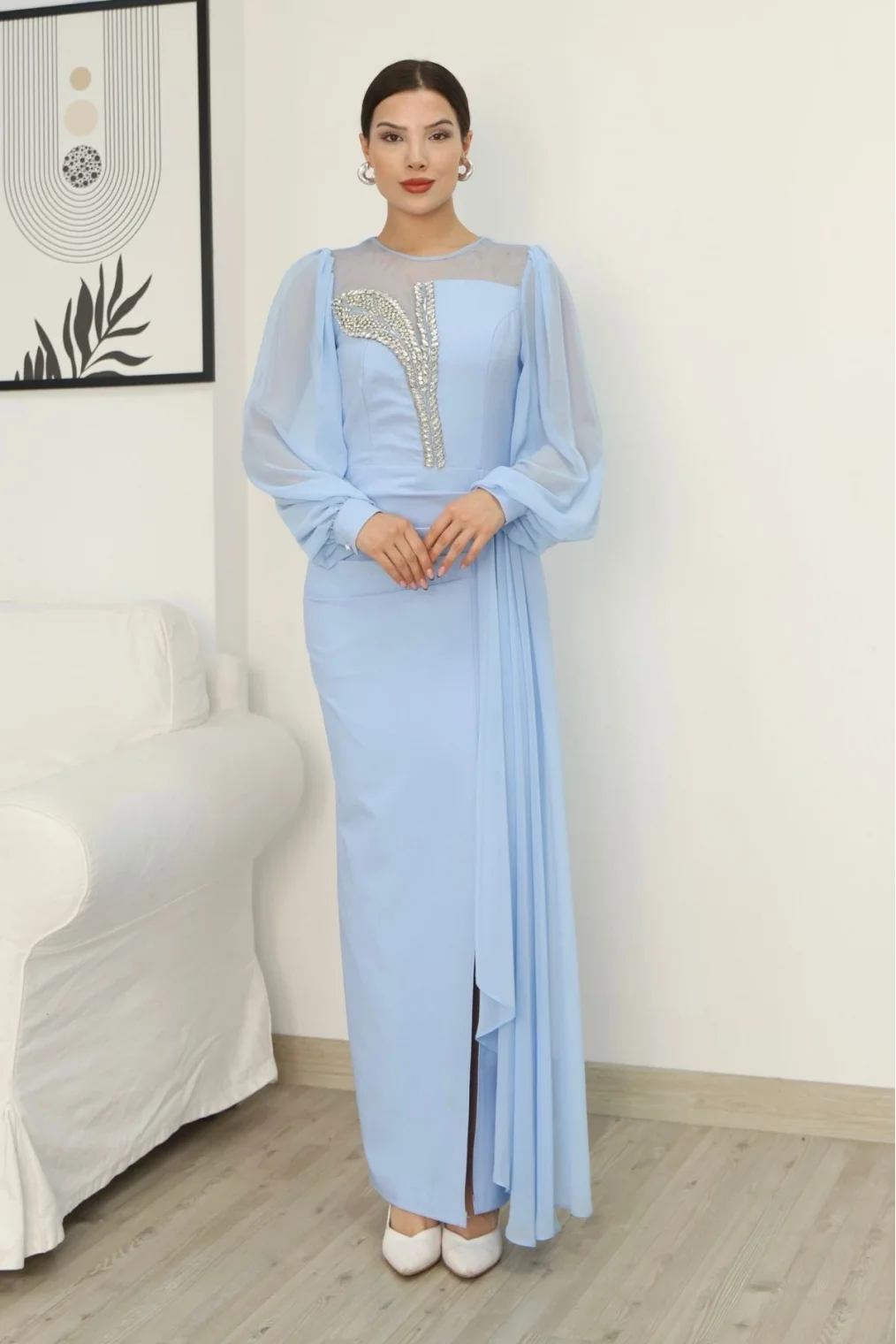 Yakası Tül Bel Detaylı Pile ve Yırtmaçlı Abiye Elbise 2313-Bebe Mavisi