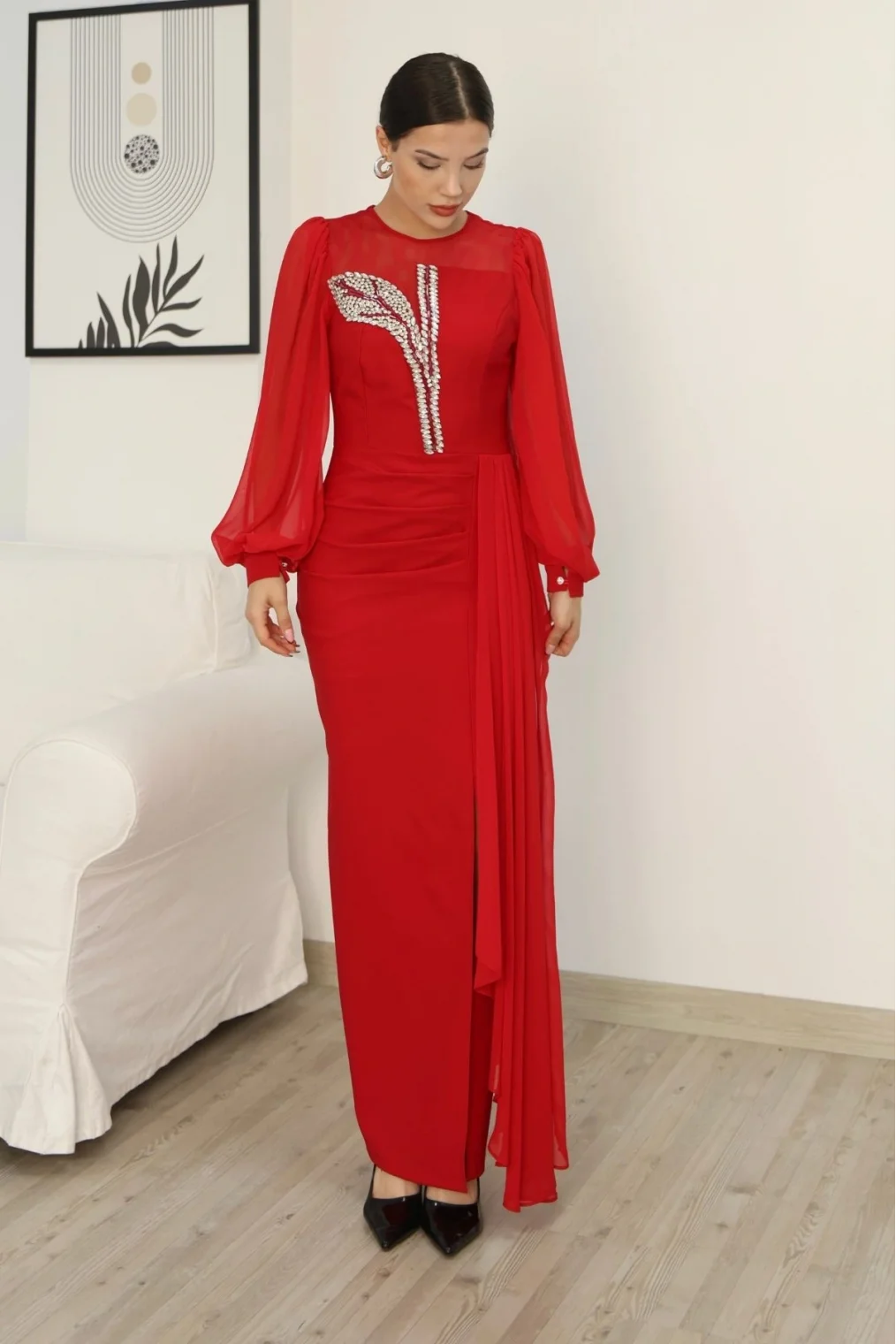 Yakası Tül Bel Detaylı Pile ve Yırtmaçlı Abiye Elbise 2313-Kırmızı