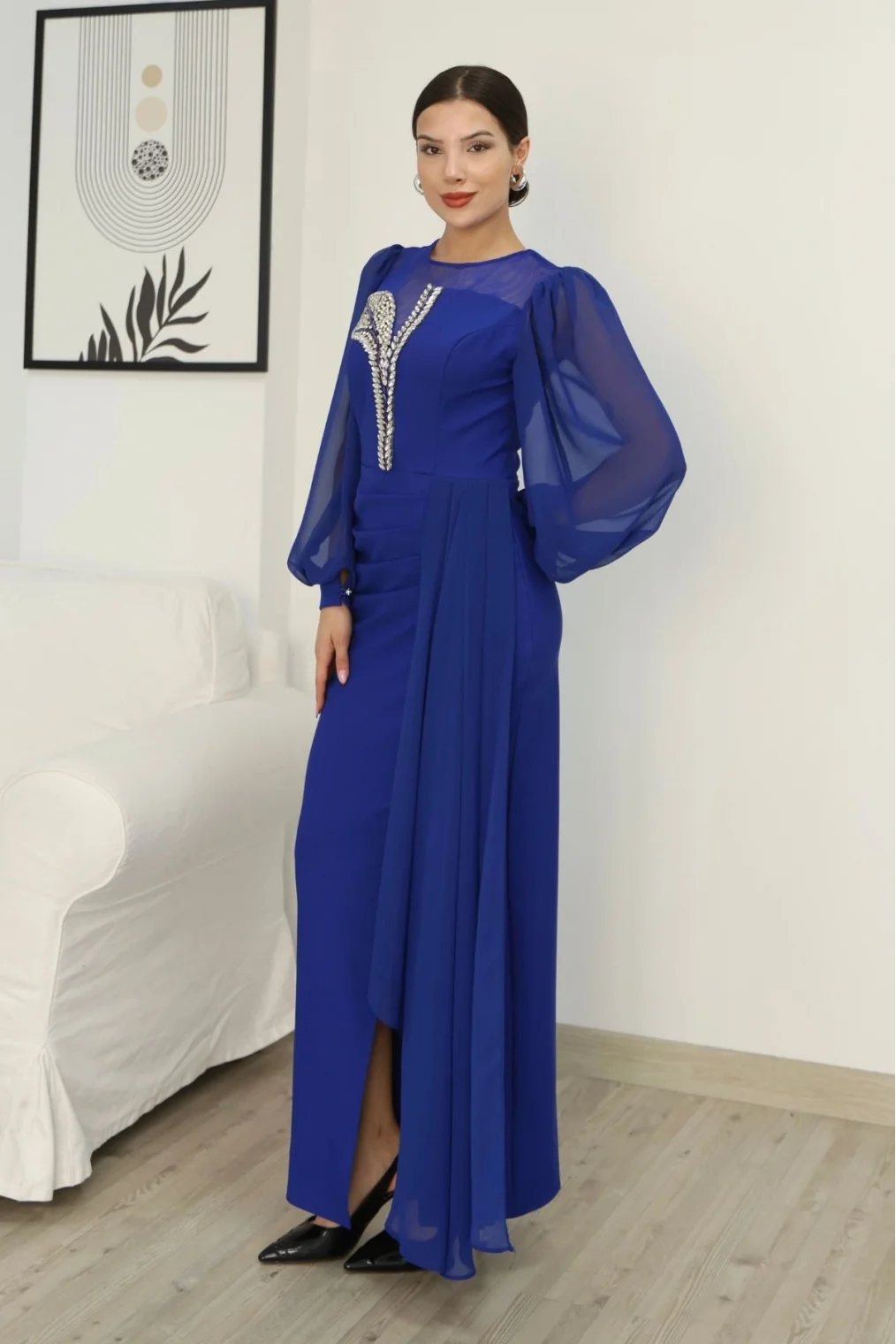 Yakası Tül Bel Detaylı Pile ve Yırtmaçlı Abiye Elbise 2313-Saks