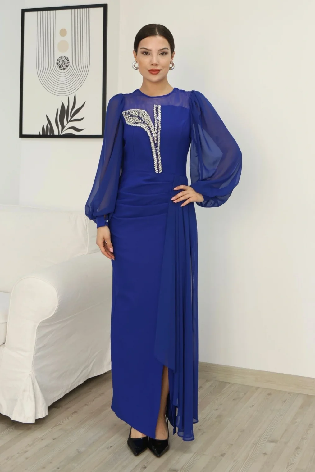 Yakası Tül Bel Detaylı Pile ve Yırtmaçlı Abiye Elbise 2313-Saks